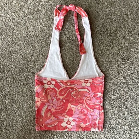 Hollister Must-Have Collection Floral Cropped Halter Top! - Picture 7 of 8